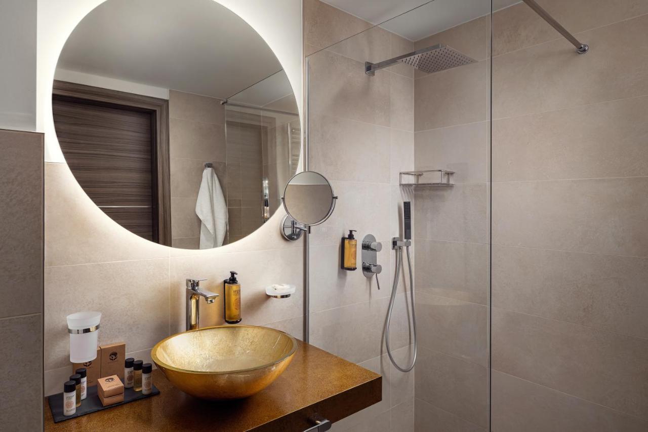 Boutique Hotel Saxonia カルロヴィ・ヴァリ エクステリア 写真