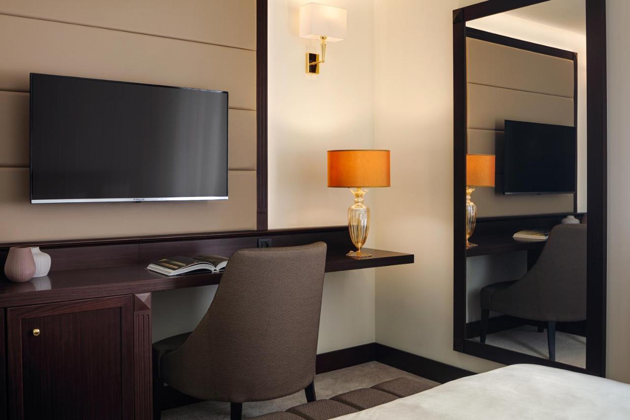 Boutique Hotel Saxonia カルロヴィ・ヴァリ エクステリア 写真